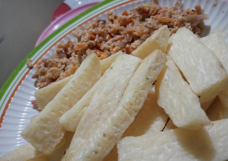 Fried yam and egg source