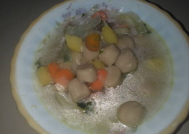 Sayur sup bakso kerikil