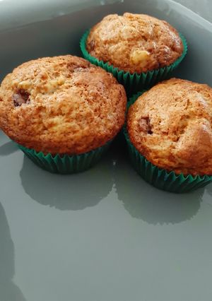 A picture of 1 bowl banana nut muffins.