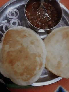 भटूरे छोले (Bhature Chole recipe in Hindi) रेसिपी मुख्य फोटो
