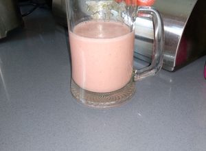 Una foto de Smoothie de varias frutas delicioso!!
