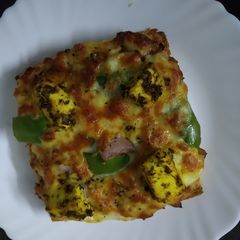 A picture of Tandoori bread pizza.