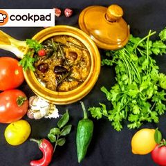 A picture of Indian style tomato chutney.