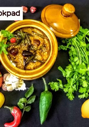 A picture of Indian style tomato chutney.