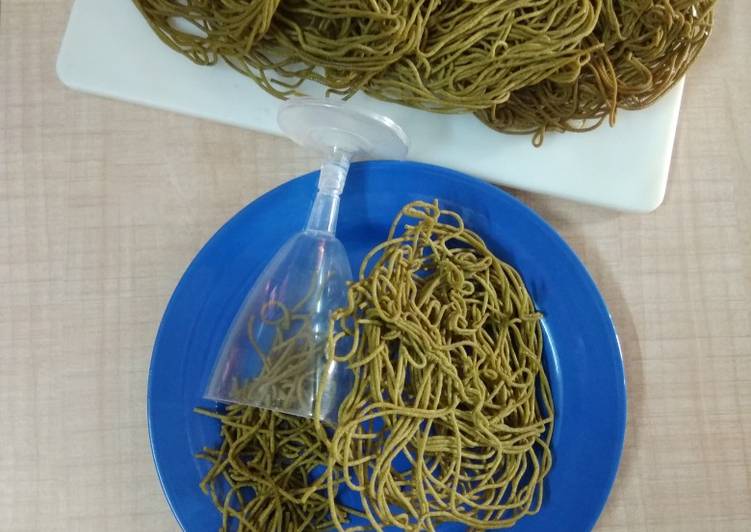 Mint And Spinach Sev