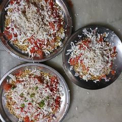 A picture of Bhujiya chaat.