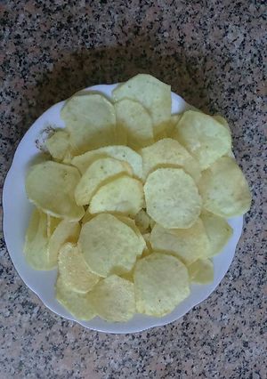 A picture of Homemade Potato Chips with Curry or Salt and Vinegar.