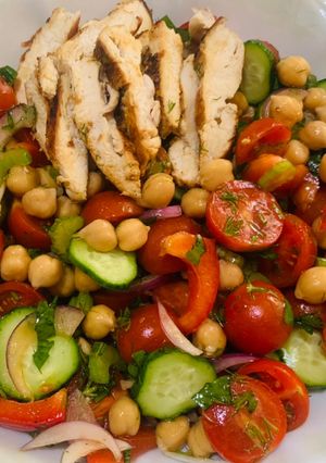 O poză a rețetei Salată Mediteraneană cu Pui !.