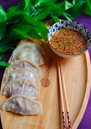 A picture of Chinese Dumplings.