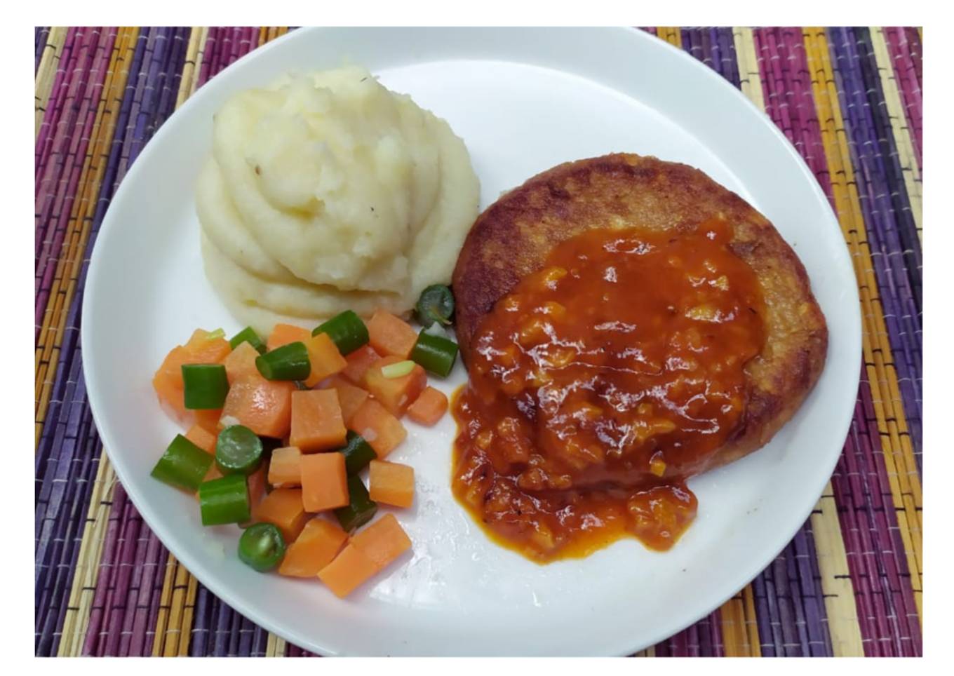 Creamy mashed potato and steak tempe (BBQ sauce) bydeesawitri