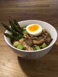 Zuppa di ramen light, asparagi e funghi