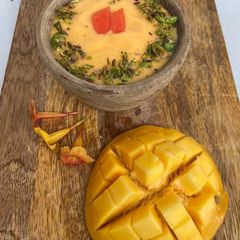 A picture of Creamy Mango and papaya Smoothie.
