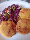 Croquetas de atún con ensalada de lentejas
