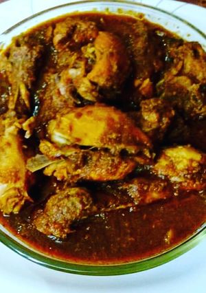A picture of Chicken with dhaniya chutney.