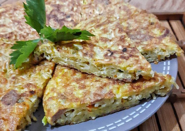 Langkah Mudah untuk Membuat Martabak Mie, Bikin Ngiler