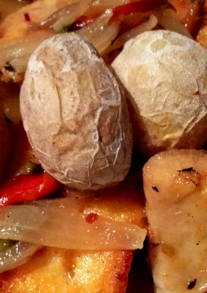 Una foto de Merluza, mojo, papas arrugadas, fiestaaaa!