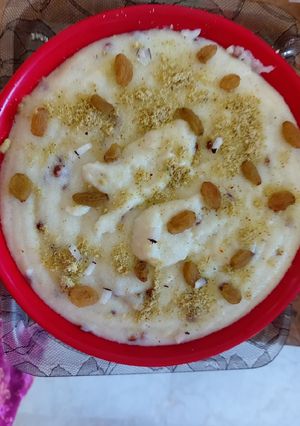 A picture of Semolina dry fruits kheer.