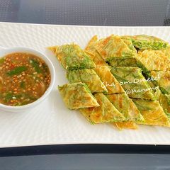 A picture of Cha-om Omelet.