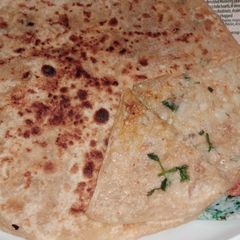 A picture of Aloo paratha.