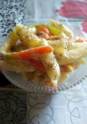 A picture of White sauce pasta.