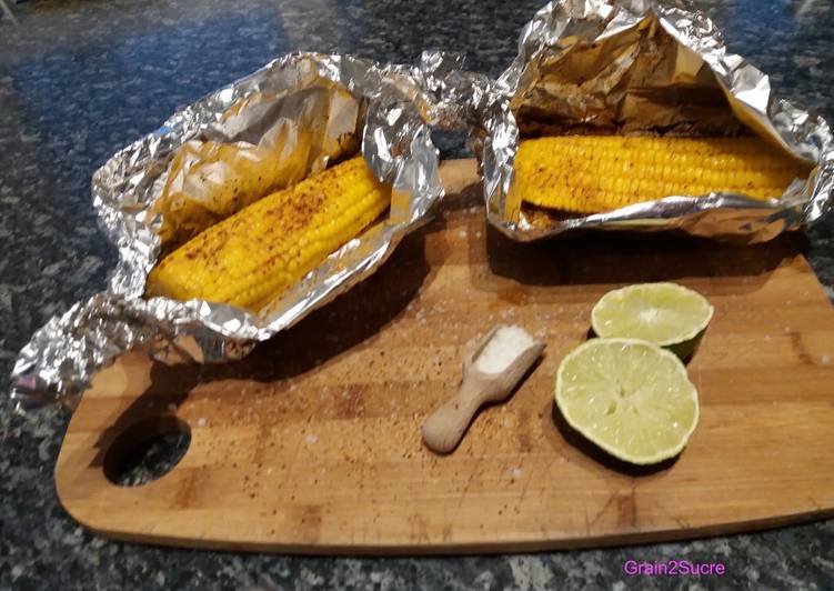 Épis de maïs au beurre, citron vert et piment d'Espelette