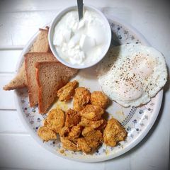 A picture of Healthy breakfast platter.
