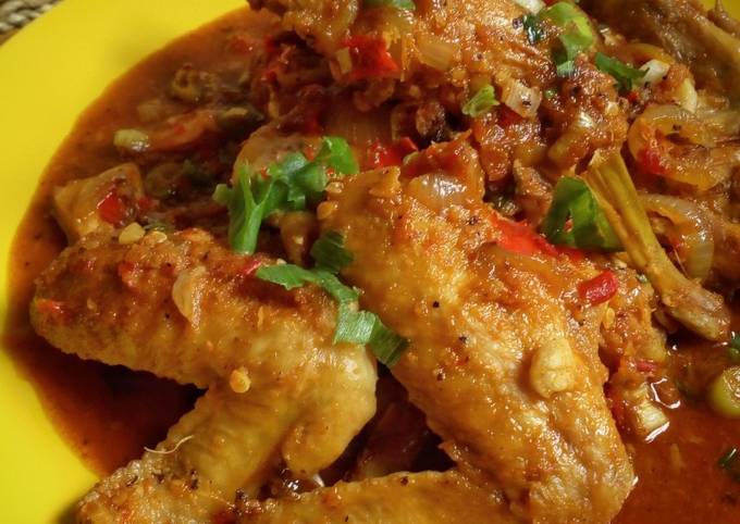 Sayap Ayam Pedas Momma Jo (spicy chicken wings)