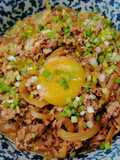ข้าวหน้าเนื้อกิวด้ง