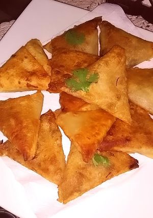 A picture of Vegetables chicken samosy.