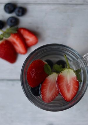 A picture of Berry nice cuppa 🫐 🍓 🍹.