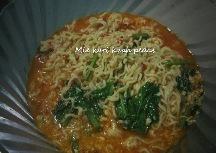 Ramen/Mie Kari kuah pedas