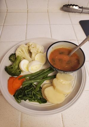 Una foto de Verduras cocidas con salsa de tomate