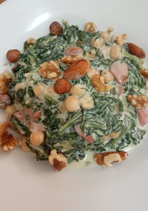 A picture of Spinach with Chickpeas.