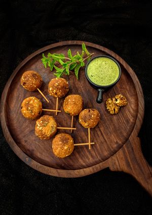 ওয়ালনাট ললিপপ (Walnuts Lollipop recipe in Bengali) রেসিপির প্রধান ছবি