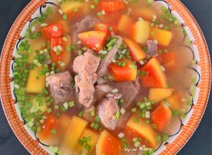 Hình của món Canh đu đủ hầm xương.