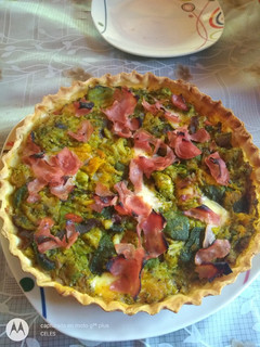 Una foto de Tarta de zapallitos, brócoli y zapallo