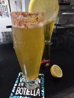 Una foto de Michelada