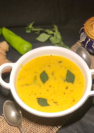 કાઠિયાવાડી કઢી (Kathiyawadi Kadhi Recipe In Gujarati) રેસીપી મુખ્ય ફોટો