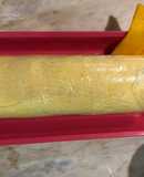 Bánh bông lan cuộn xoài