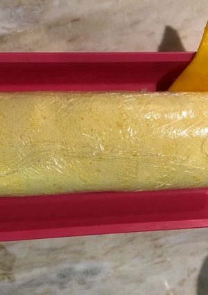 Hình của món Bánh bông lan cuộn xoài.