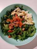 Ensalada de queso brie y rúcula