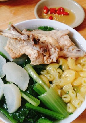 Hình của món Nui nấu xương gà.