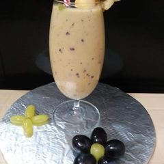 Fruit cocktail smoothie😋🍸🍎🍌🍇🍑 A picture of Fruit cocktail smoothie😋🍸🍎🍌🍇🍑.
