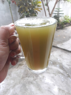 लौकी के छिलके का जूस (lauki ke chilke ka juice recipe in Hindi) रेसिपी मुख्य फोटो