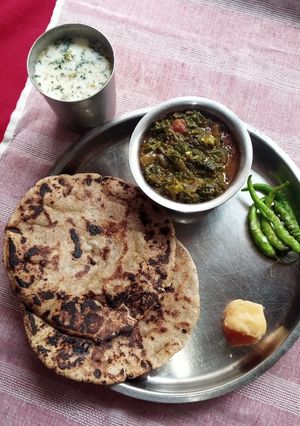 મેથી પાલક ની ભાજી નું શાક (Methi Palak Bhaji Shak Recipe In Gujarati) રેસીપી મુખ્ય ફોટો