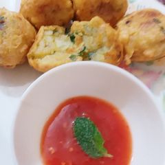 A picture of Patata wada.