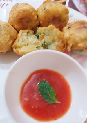 A picture of Patata wada.