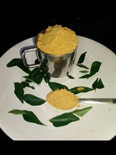 கறிவேப்பிலை இட்லி பொடி(curry leaves idly powder recipe in tamil) செய்முறை முக்கிய புகைப்படம்
