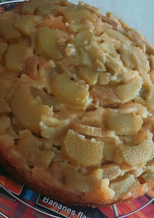 Une photo de Gâteau rhubarbe façon tatin