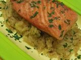 Pan seared Salmon with mashed Potatos ala